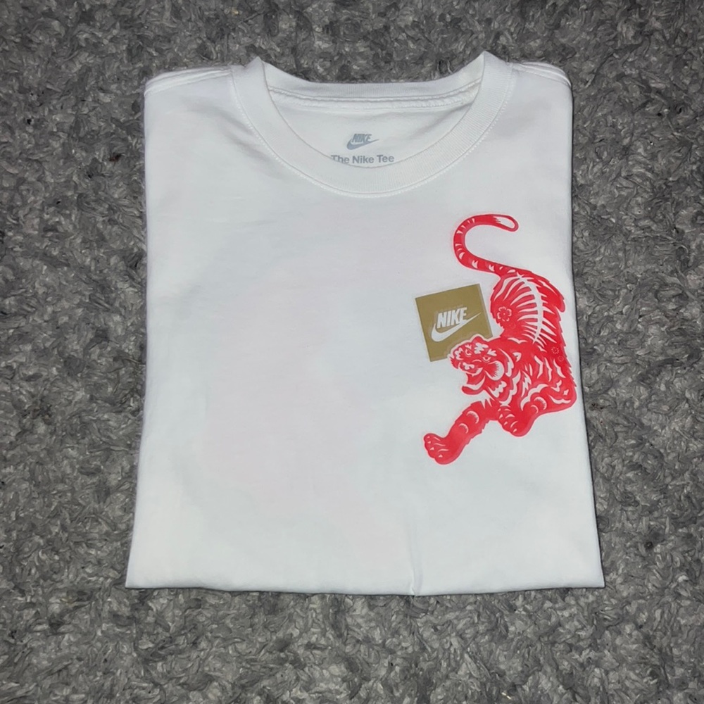 Nike Lunar New Year shortsleeved tee; red and white; size Men’s XS